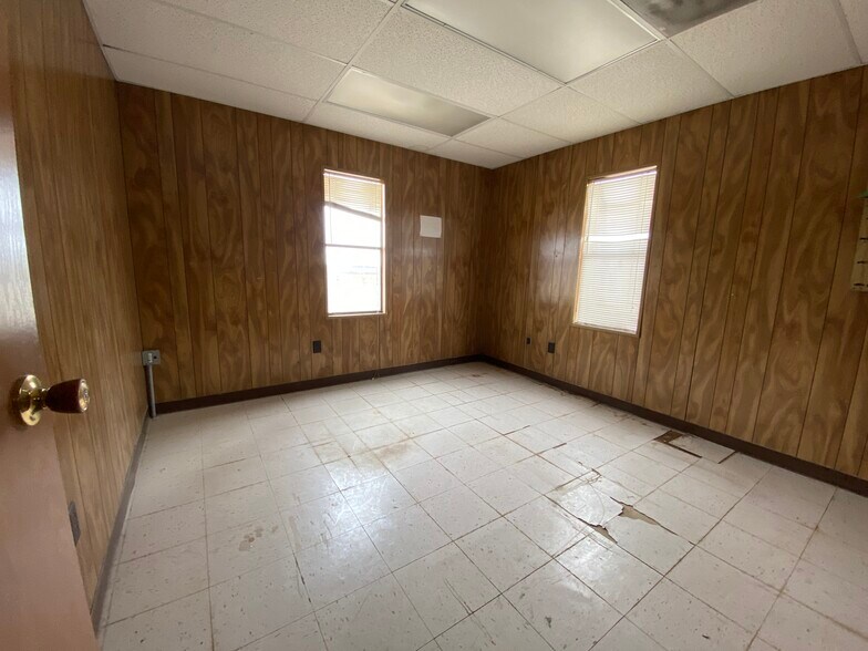 More Photos Of 438 Flournoy Rd, Alice Industrial For Lease