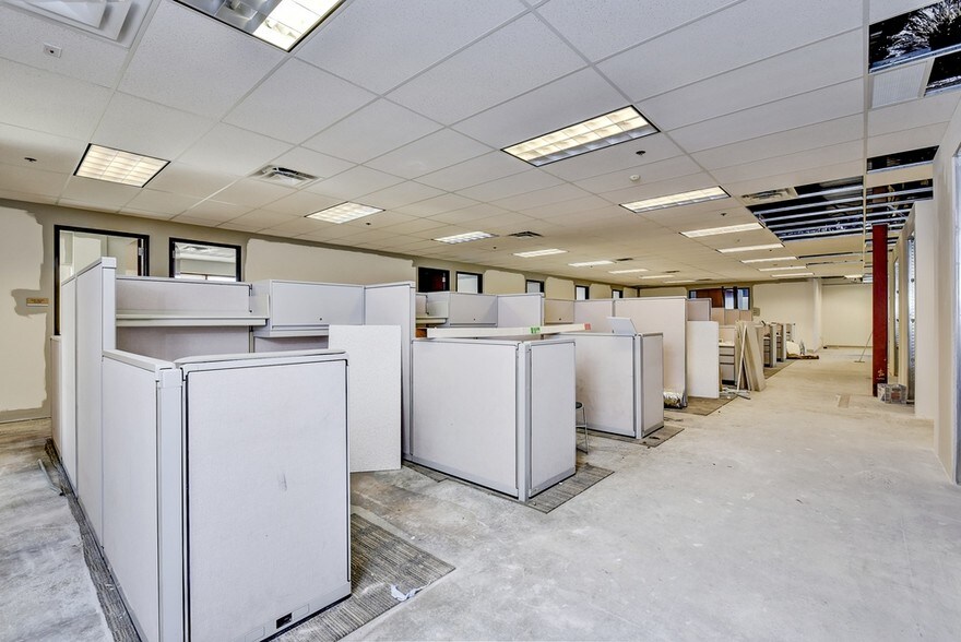 More Photos Of 2965 E Tarpon Dr, Meridian Office For Lease