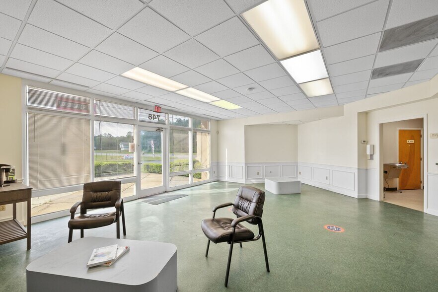 More Photos Of 748 N Us-29, Cantonment Medical For Lease