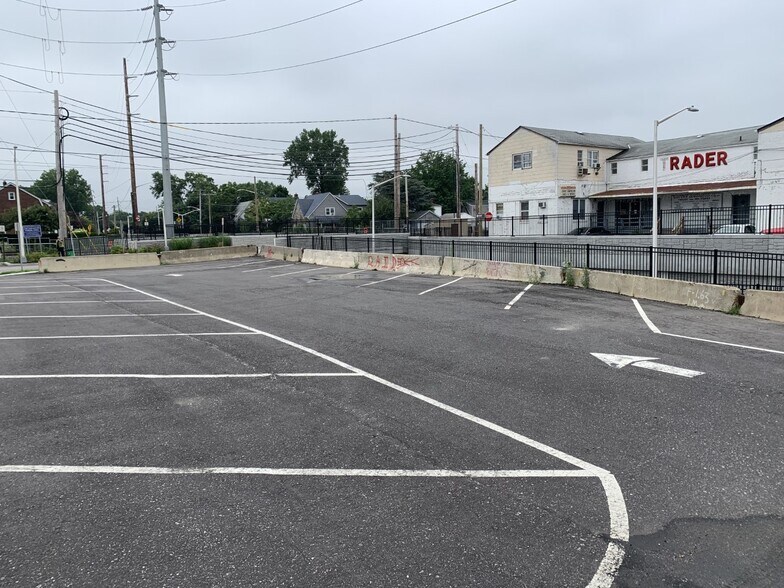 More Photos Of 118 Covert Ave, New Hyde Park Land For Lease
