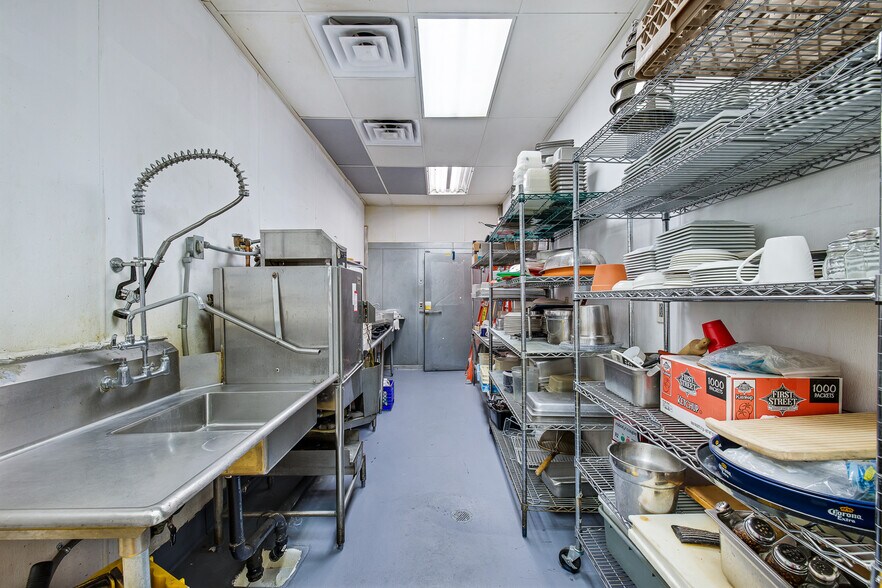 More Photos Of 4465 E Sahara Ave, Las Vegas Bar For Sale
