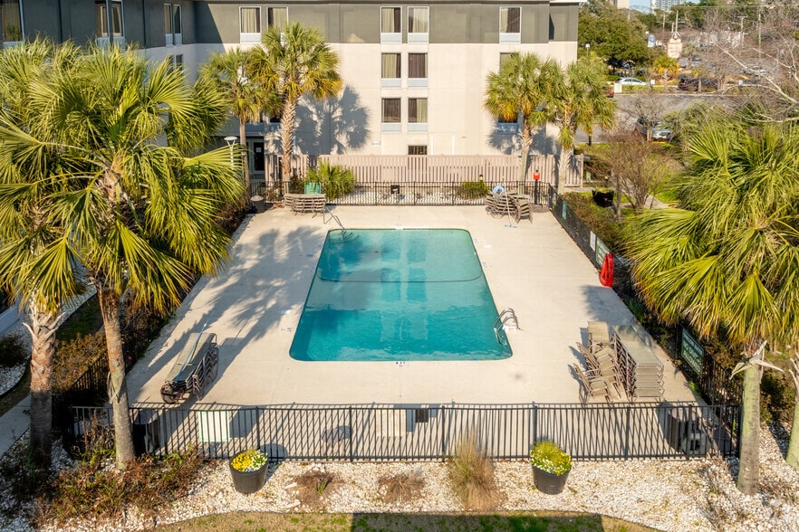 More Photos Of 4709 N Kings Hwy, Myrtle Beach Hotel For Sale