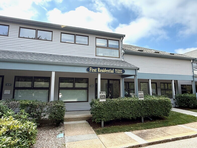 More Photos Of 766 Falmouth Rd, Mashpee Loft Creative Space For Lease