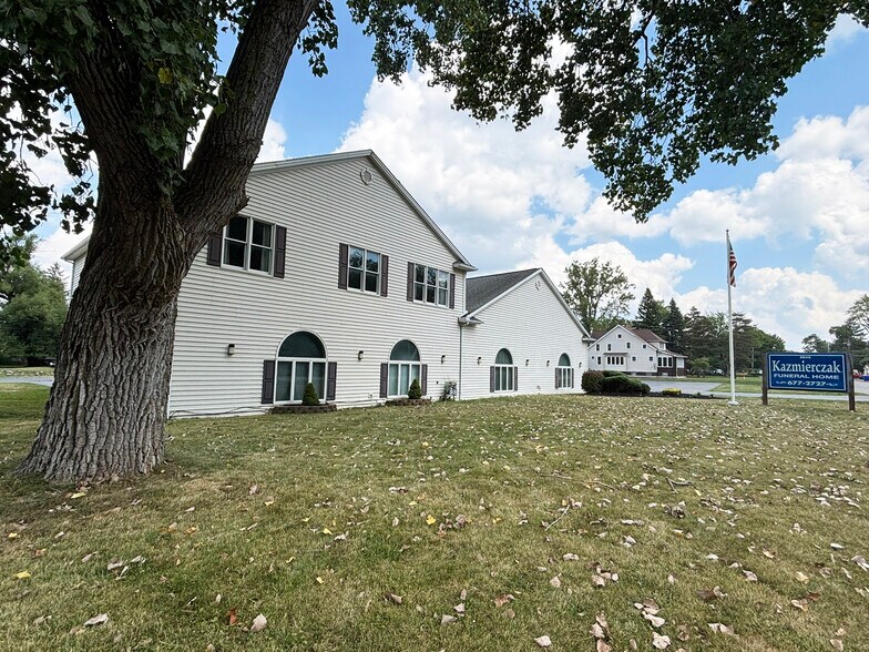 More Photos Of 3640 Clinton St, Buffalo Freestanding For Sale