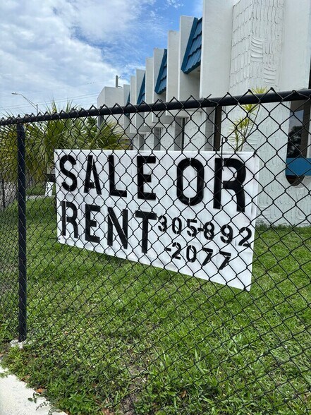 More Photos Of 14205 W Dixie Hwy, North Miami Medical For Sale