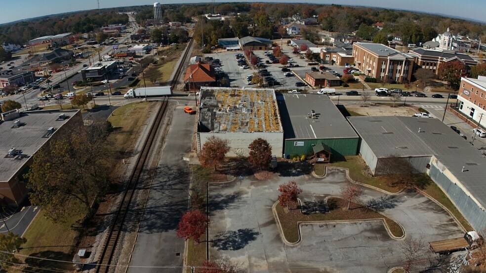 More Photos Of 13 N Broad St, Winder Office For Sale