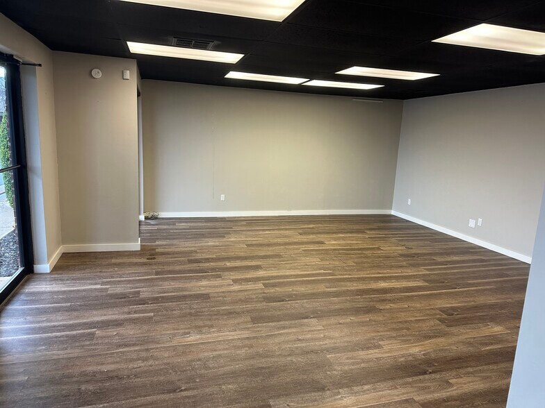 More Photos Of 11914 N Pennsylvania Ave, Oklahoma City Office For Lease