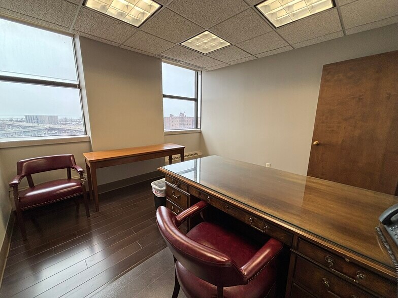 More Photos Of 37 Franklin St, Buffalo Office For Sale
