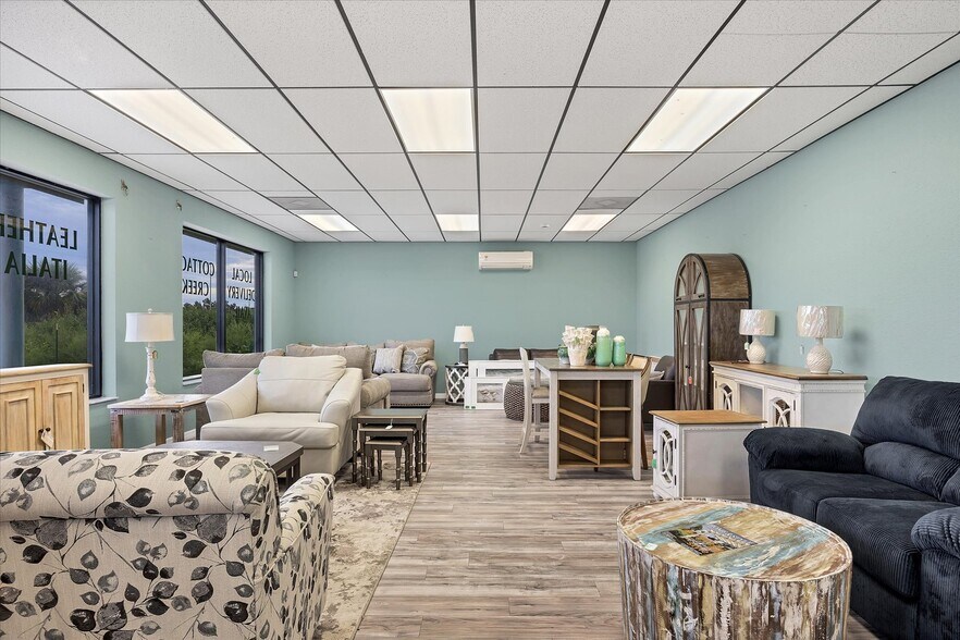 More Photos Of 3279 S Access Rd, Englewood Freestanding For Sale