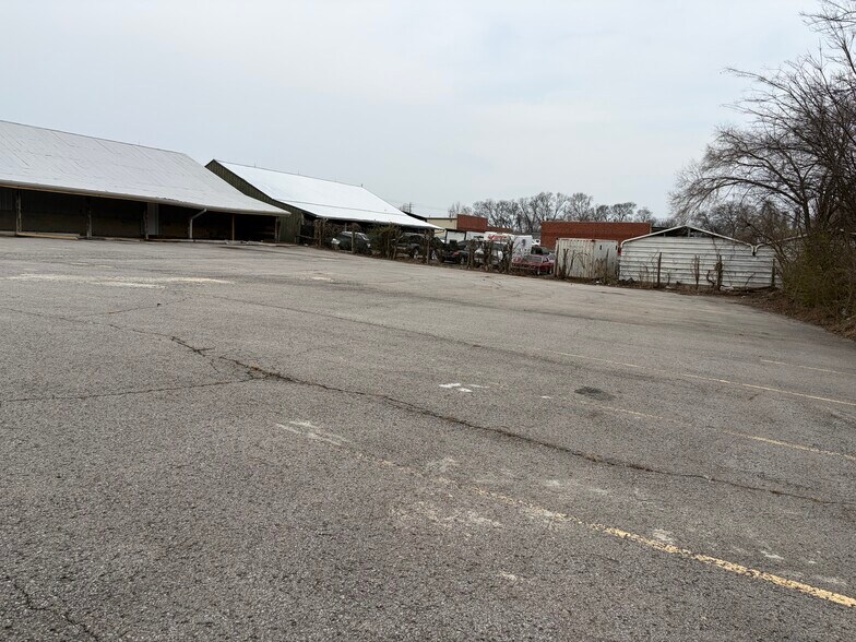 More Photos Of 1354 W College St, Murfreesboro Flex For Lease