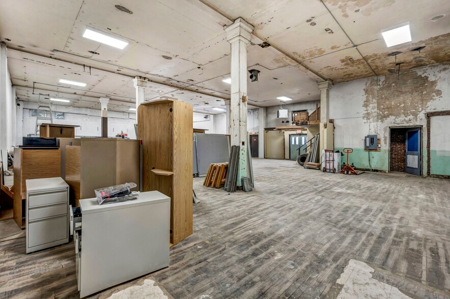 More Photos Of 112-130 Erie St S, Massillon Office For Sale