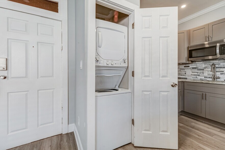 More Photos Of 404-408 Armada Rd S, Venice Apartments For Sale