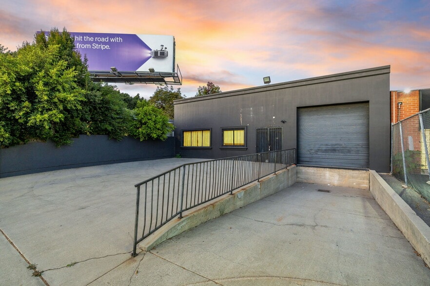 More Photos Of 3364 S Robertson Blvd, Los Angeles Warehouse For Sale