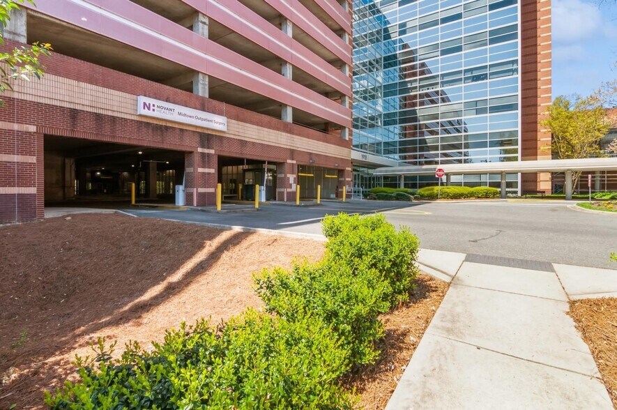 More Photos Of 1918 Randolph Rd, Charlotte Medical For Lease