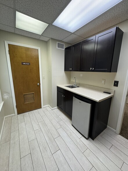 More Photos Of 1124 Rt 202 S, Raritan Office For Sale