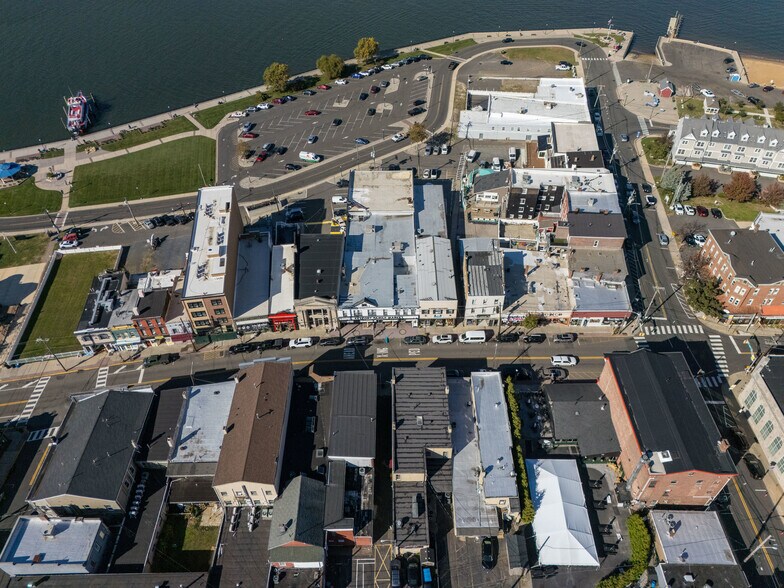 More Photos Of 17 W Front St, Keyport General Retail For Lease