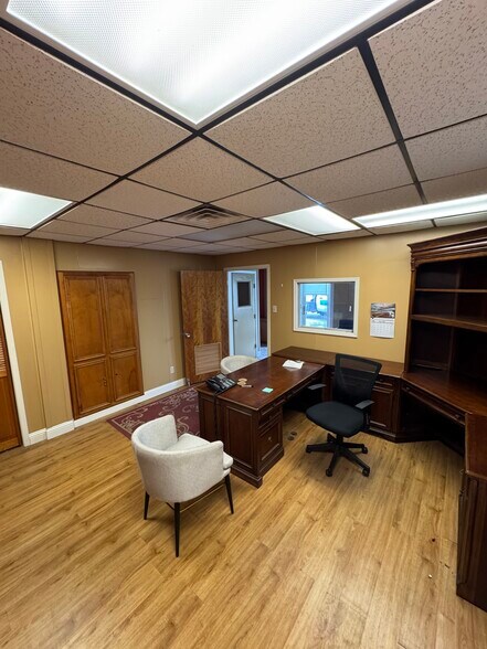 More Photos Of 2038 Saratoga Blvd, Corpus Christi Warehouse For Lease