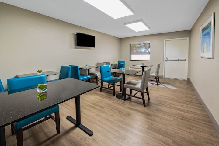 More Photos Of 5981 Okeechobee Blvd, West Palm Beach Hotel For Sale