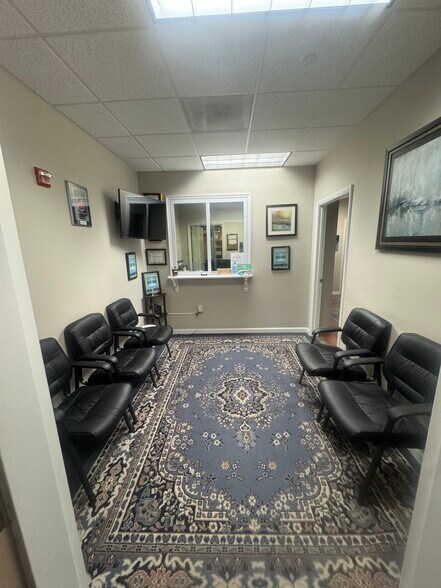 More Photos Of 19420 Golf Vista Plz, Leesburg Medical For Sale