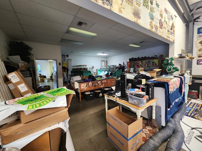More Photos Of 5403 Gasoline Alley Dr, Bakersfield Industrial For Lease