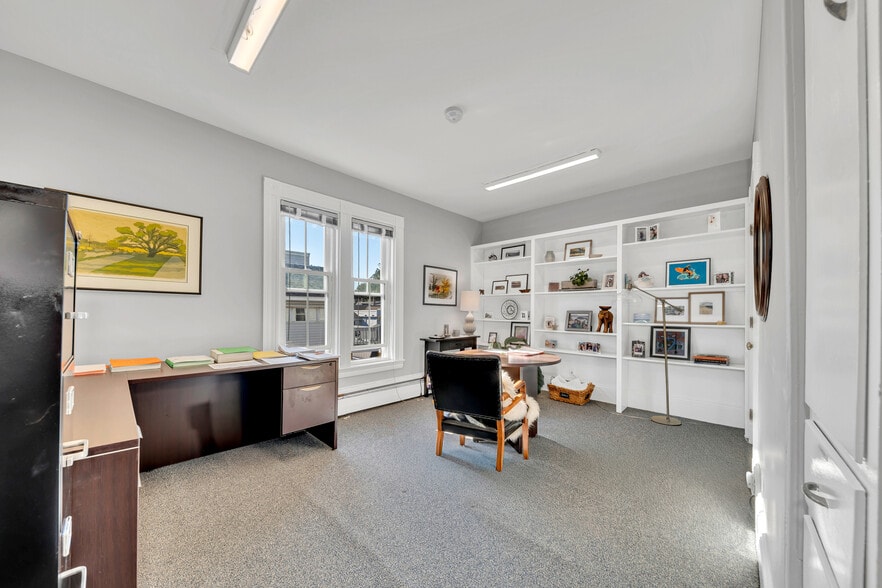 More Photos Of 68 Park St, Andover Office For Sale