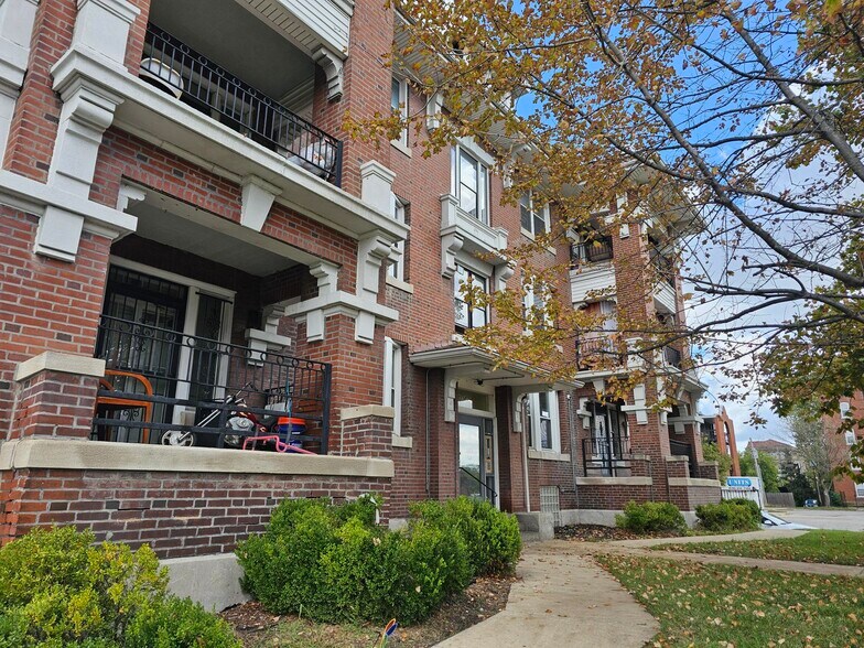 More Photos Of 5335 Delmar Blvd, Saint Louis Apartments For Sale