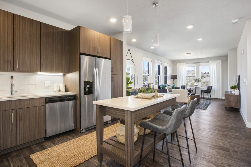 More Photos Of 115 wilcox St, Castle Rock Apartments For Lease