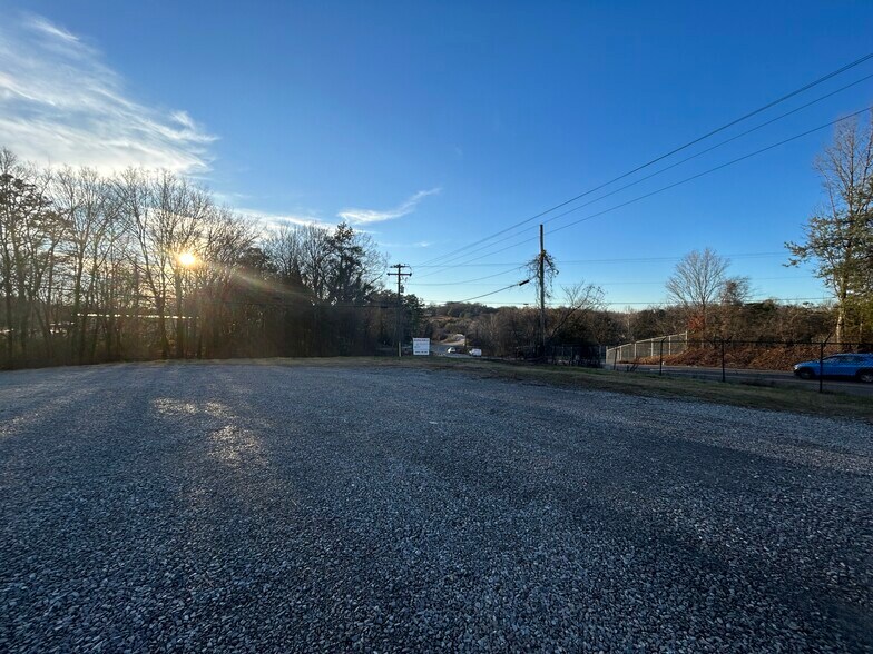 More Photos Of 4744 Singleton Station Rd, Louisville Distribution For Lease