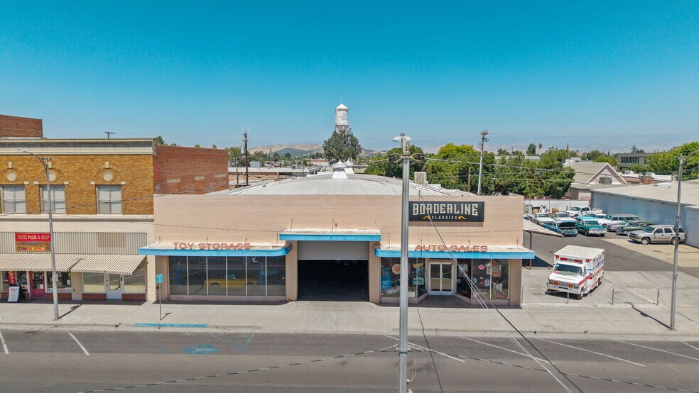 Primary Photo Of 124 S K St, Dinuba Freestanding For Sale
