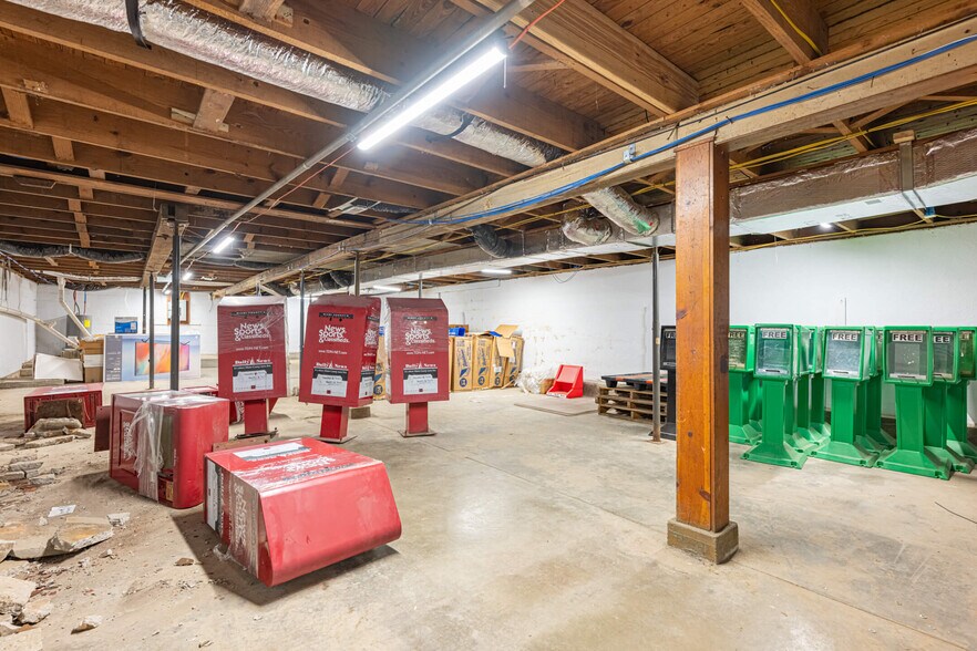 More Photos Of 1001 N County Road 25A, Troy Office For Sale