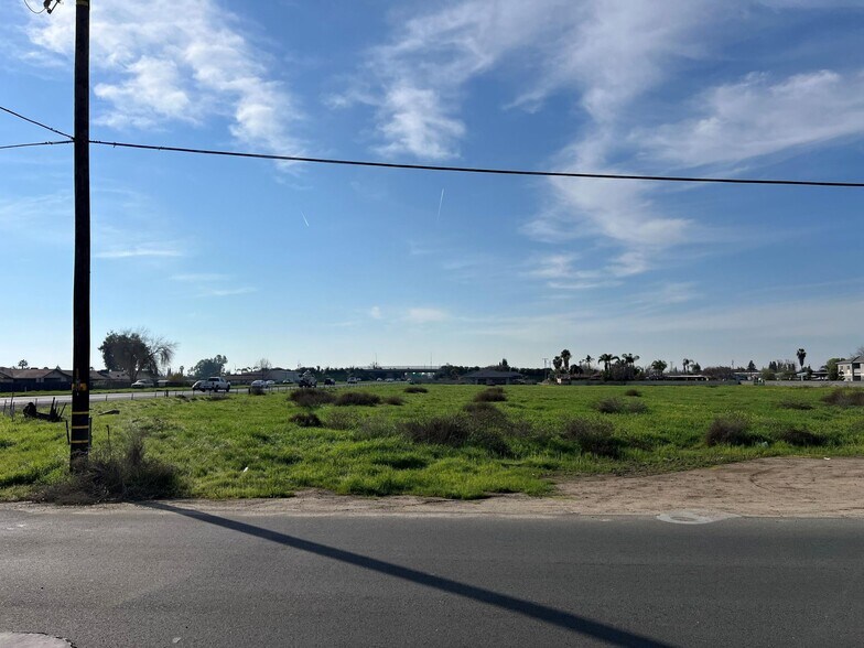 More Photos Of Pioneer Avenue & Highway 65, Porterville Land For Sale