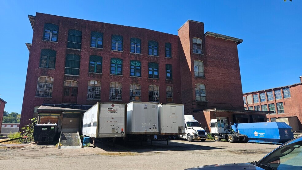 More Photos Of 159 Singleton St, Woonsocket Manufacturing For Lease