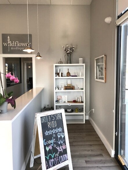 More Photos Of 7 Spectrum Loop, Colorado Springs Storefront Retail Office For Lease