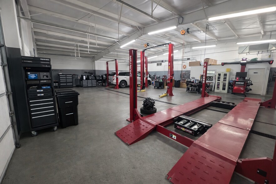 More Photos Of 1389 Richmond Rd, Charlottesville Auto Dealership For Lease