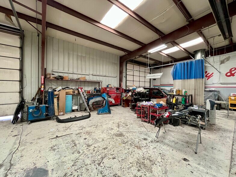 More Photos Of 11500 Linn Ave NE, Albuquerque Auto Repair For Sale