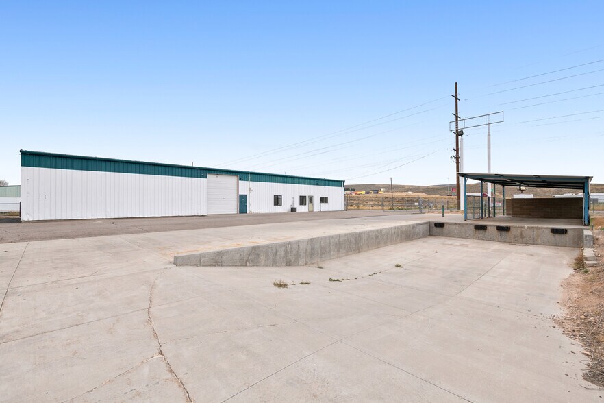 More Photos Of 80 Allegiance Cir, Evanston Industrial For Lease