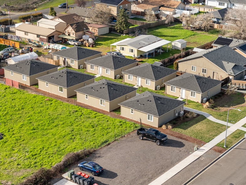 More Photos Of 634 Colinwood ct, Medford Apartments For Sale