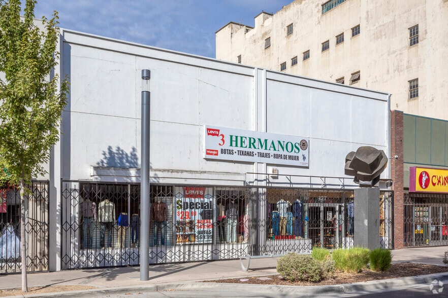 More Photos Of 921-927 Fulton Mall, Fresno Storefront For Lease
