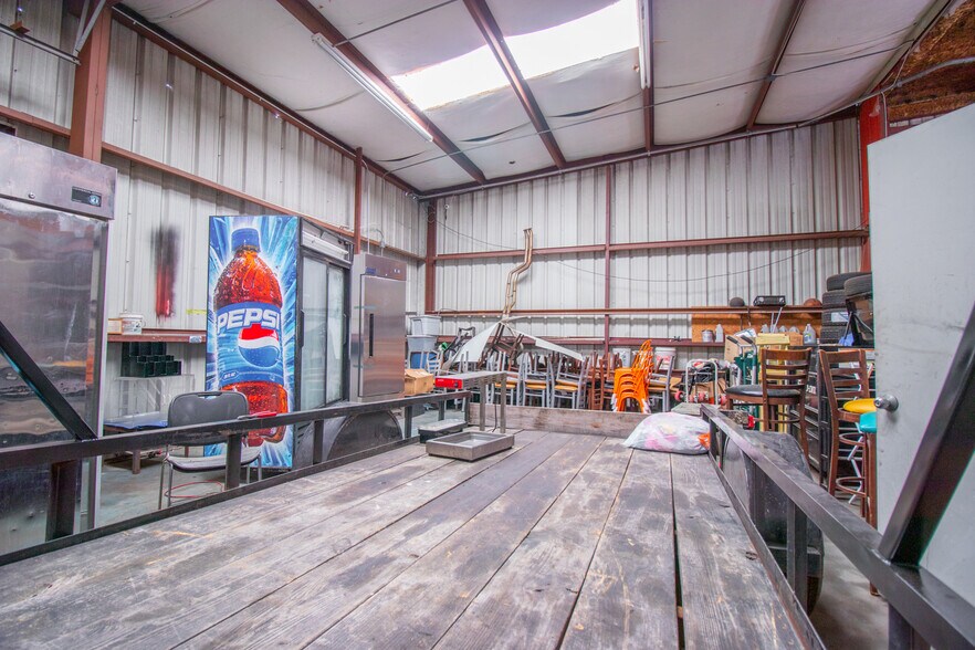 More Photos Of 539 N Frazier St, Conroe Auto Repair For Sale