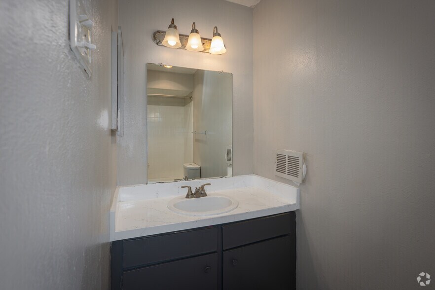 More Photos Of 834 Timberlake Dr, Arlington Apartments For Sale
