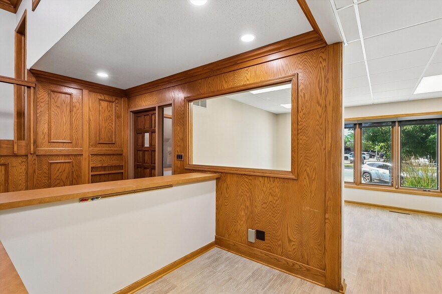 More Photos Of 535 Main St, Ames Office For Lease