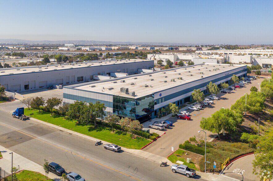 More Photos Of 7920 Airway Rd, San Diego Unknown For Lease