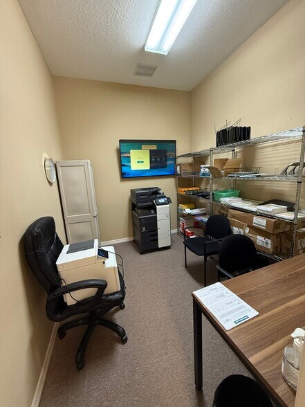 More Photos Of 5282-5286 Applegate Dr, Spring Hill Office For Sale