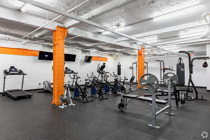 More Photos Of 11-15 Clinton St, Newark Apartments For Lease