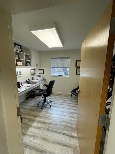 More Photos Of 17006 San Pedro Ave, San Antonio Medical For Lease