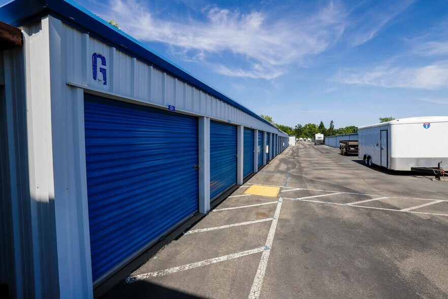 More Photos Of 2410 Progress Rd, Redding Self Storage For Sale