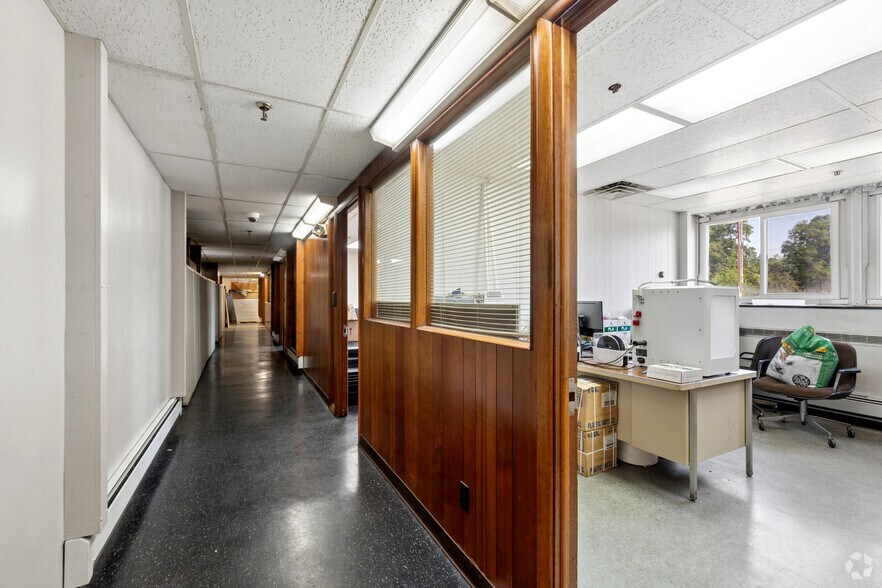 More Photos Of 1185 E Keating Ave, Muskegon Manufacturing For Sale