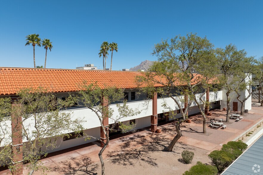 More Photos Of 2055 W Hospital Dr, Tucson Medical For Lease