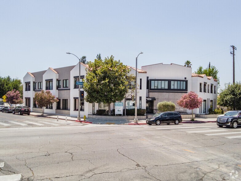 Primary Photo Of 18226 Ventura Blvd, Tarzana Medical For Lease