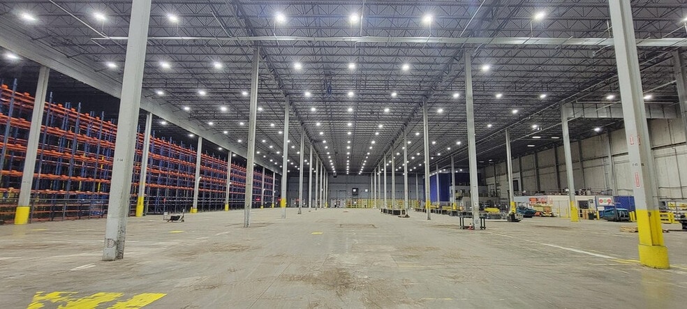 More Photos Of 1500 Corporate Blvd, Newburgh Warehouse For Lease